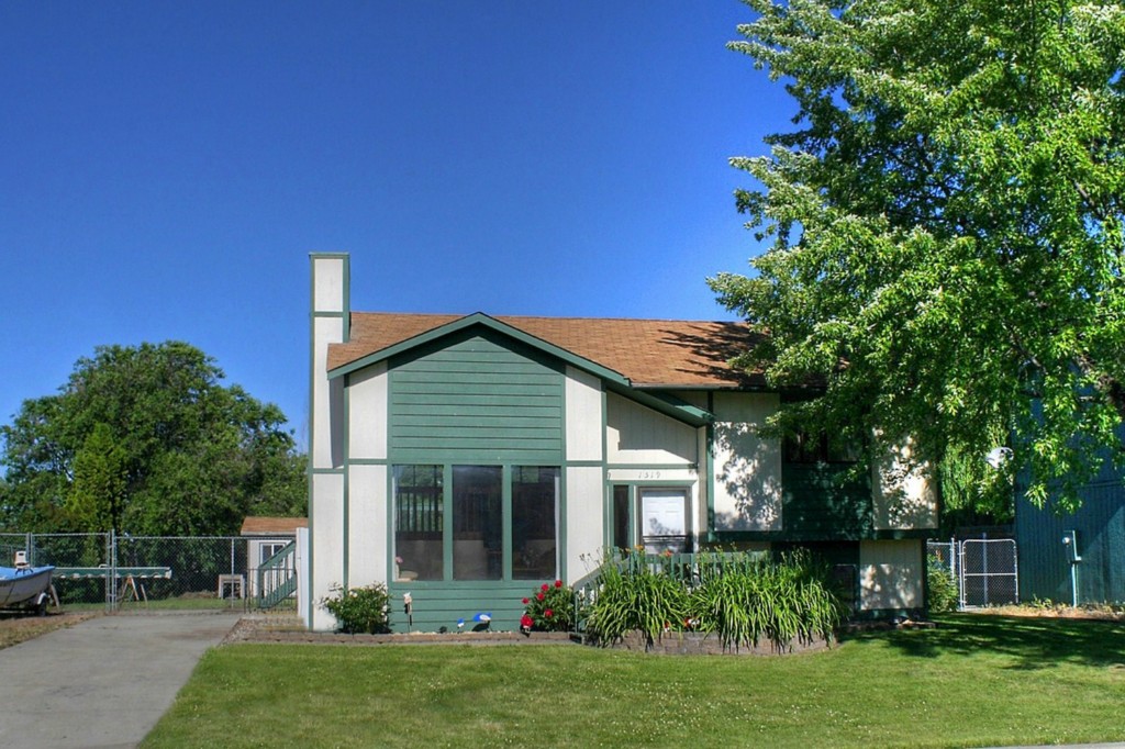 1519 N Arc St Greenacres WA 99016