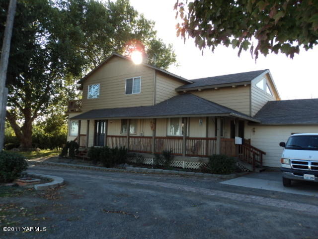 1000 N Wildwood Rd Wapato WA 98951