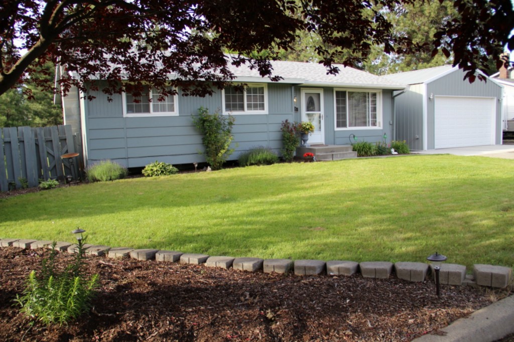 3915 E Pegasus Rd Unit  Mead WA 99021