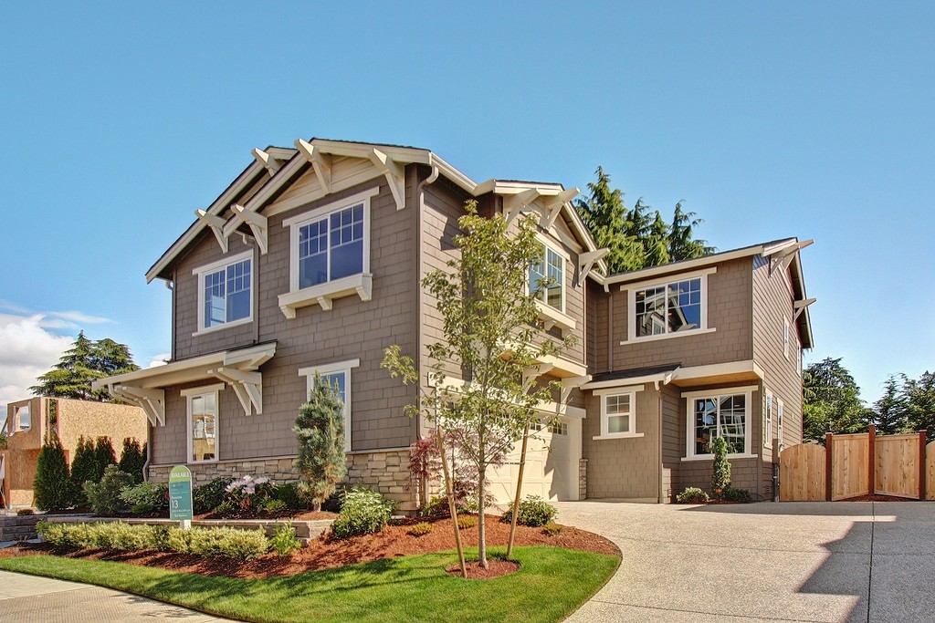 4003 Briarcliff Ln W Unit  Seattle WA 98199