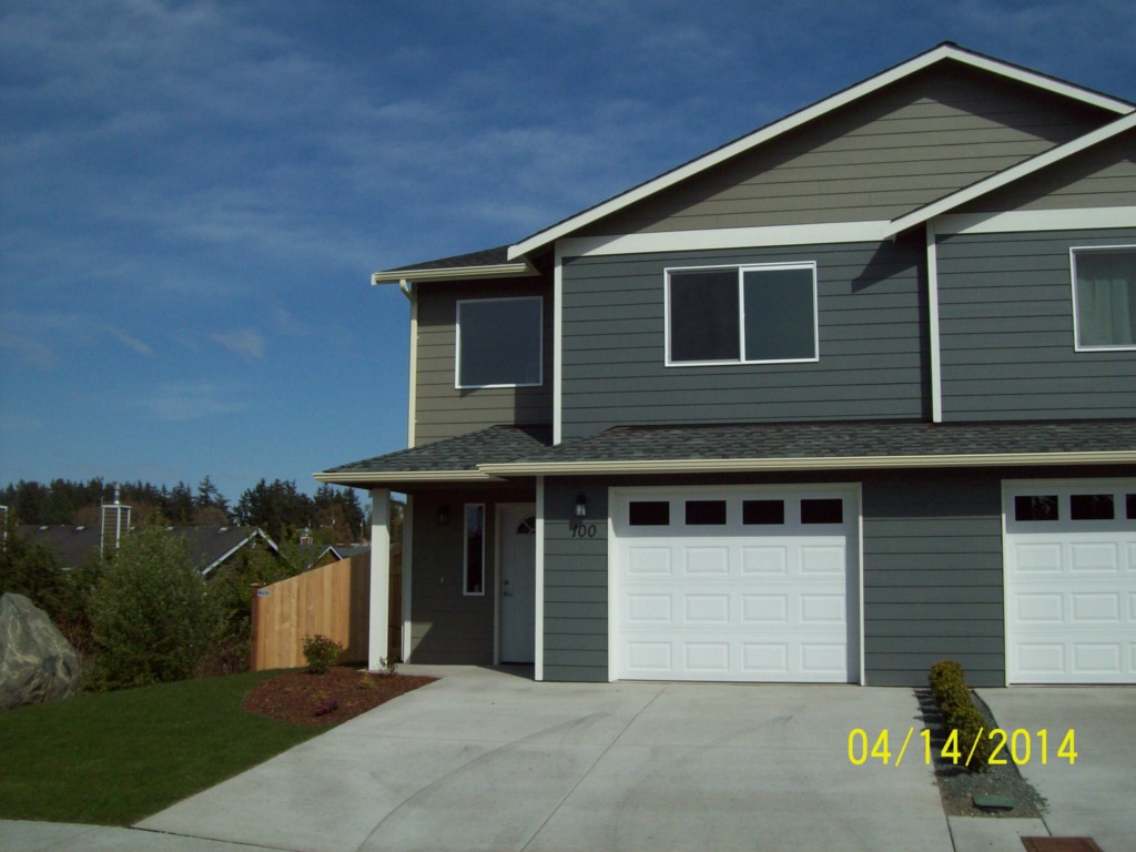 100 NE Melrose Dr Unit  Oak Harbor WA 98277