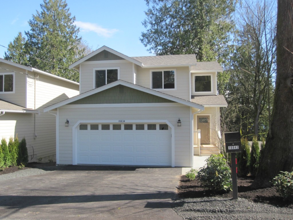 18834 Harris Ave Ct NE Unit  Suquamish WA 98392