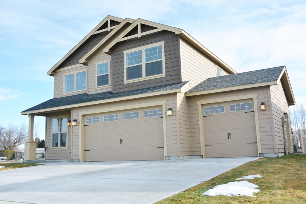 309 N Shrike St Unit  Moses Lake WA 98837