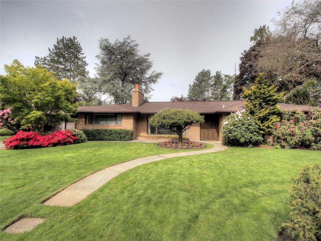 3001 Hunts Point Rd Hunts Point WA 98004