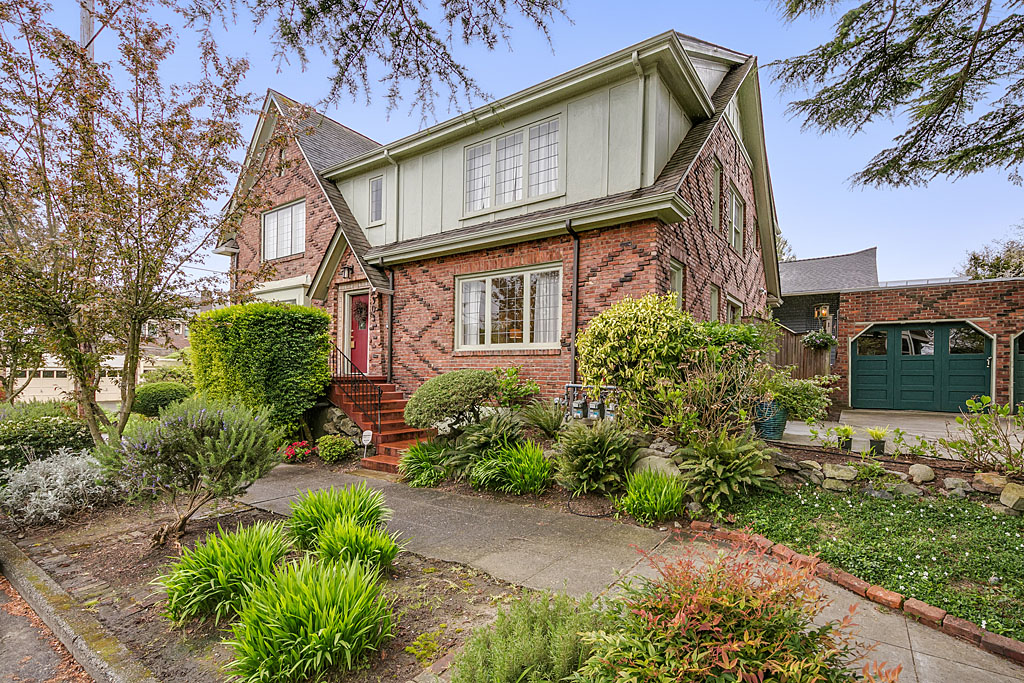 4903 Linden Ave N Unit 1 Unit 1 Seattle WA 98103