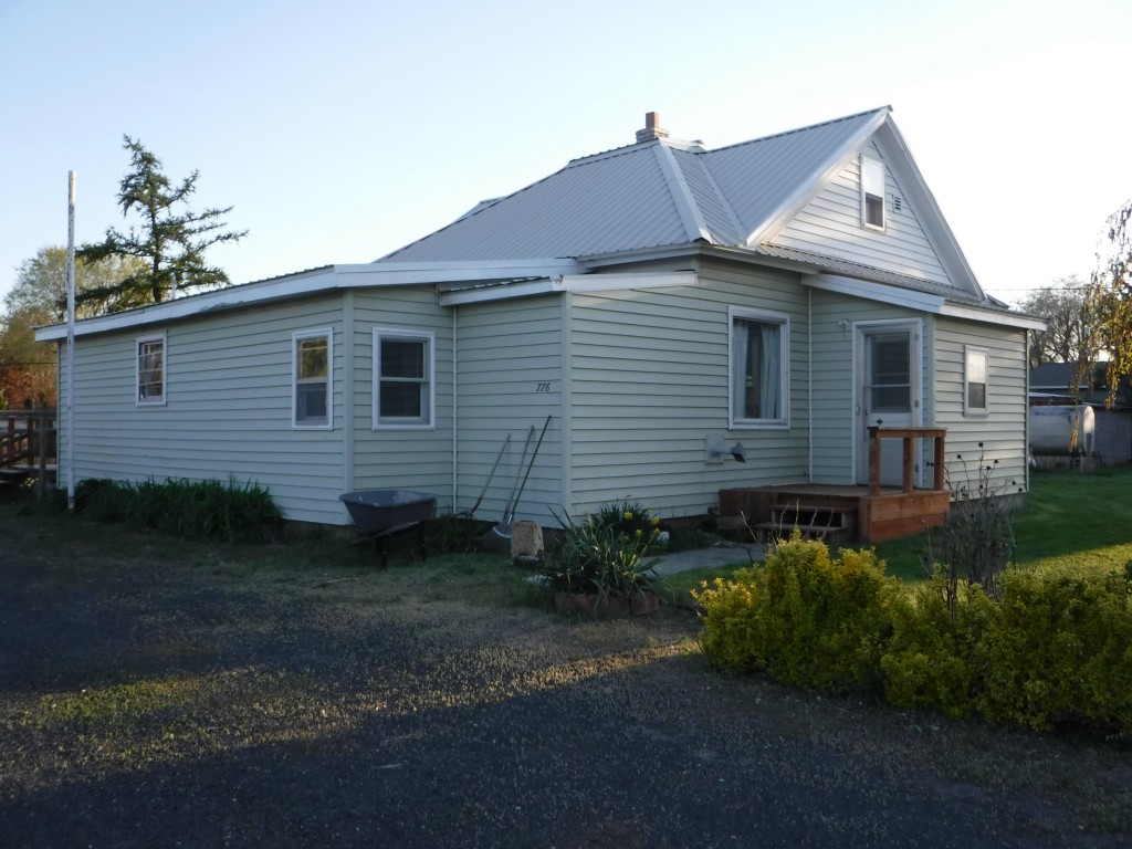 776 Lenard St Unit  Hartline WA 99135