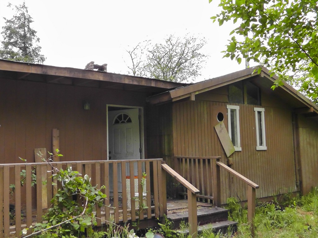 2468 S SR 105 North Cove WA 98547