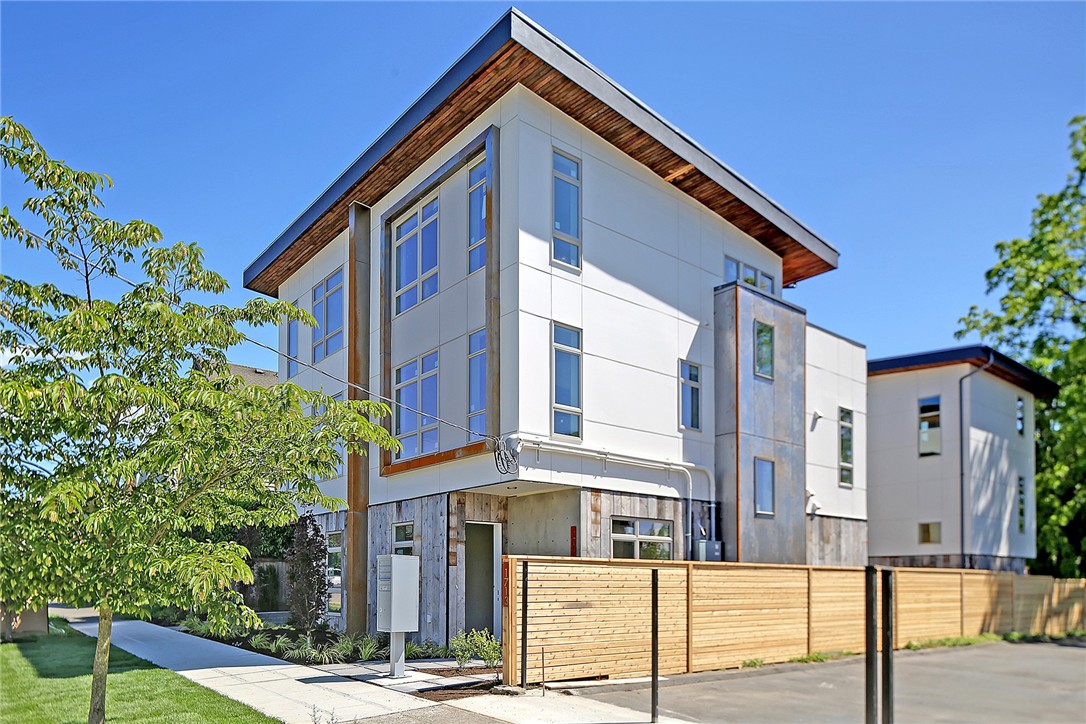 1711 NW 61st St Unit  Seattle WA 98107