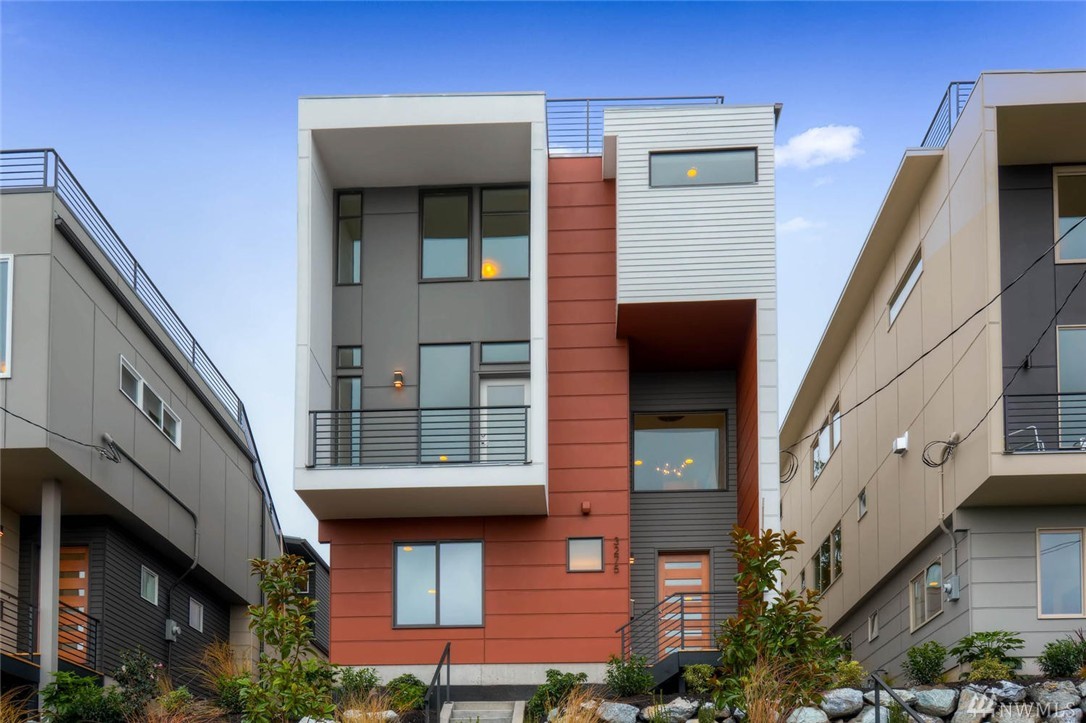 3275 37th Ave SW Unit  Seattle WA 98126
