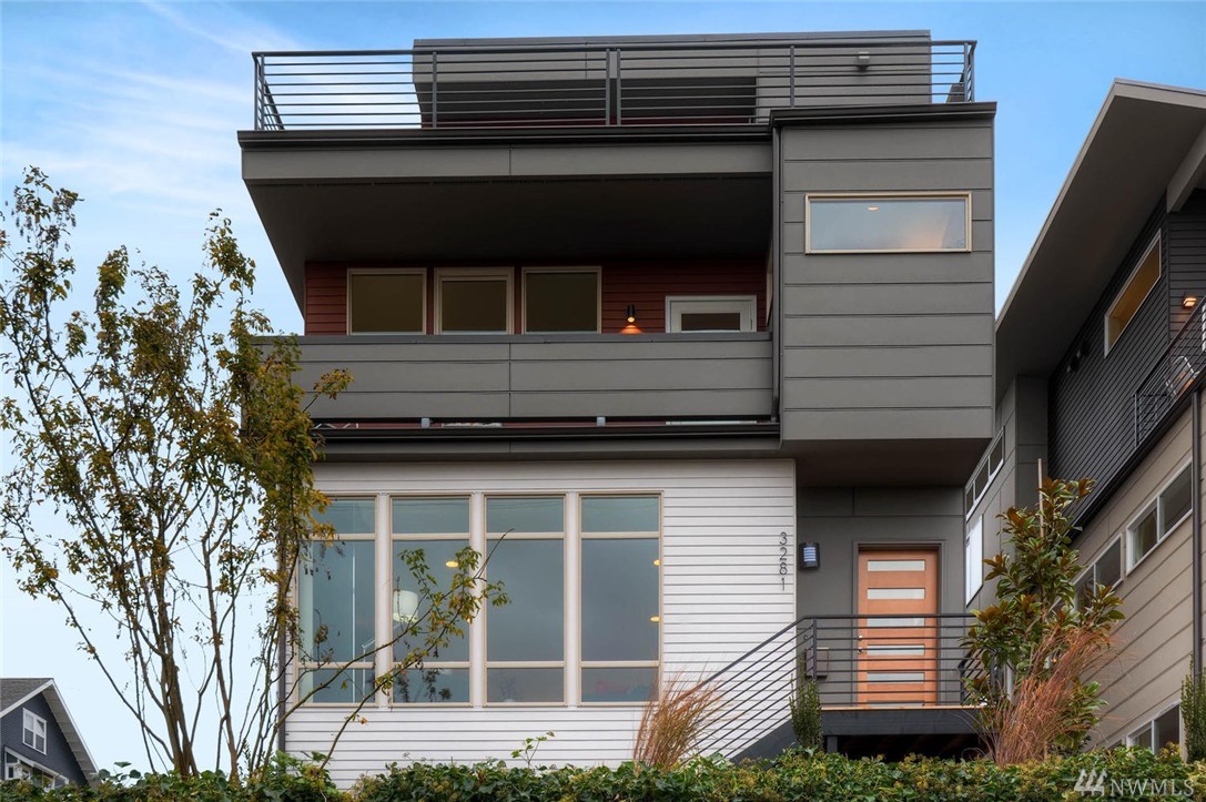 3281 37th Ave SW Unit  Seattle WA 98126