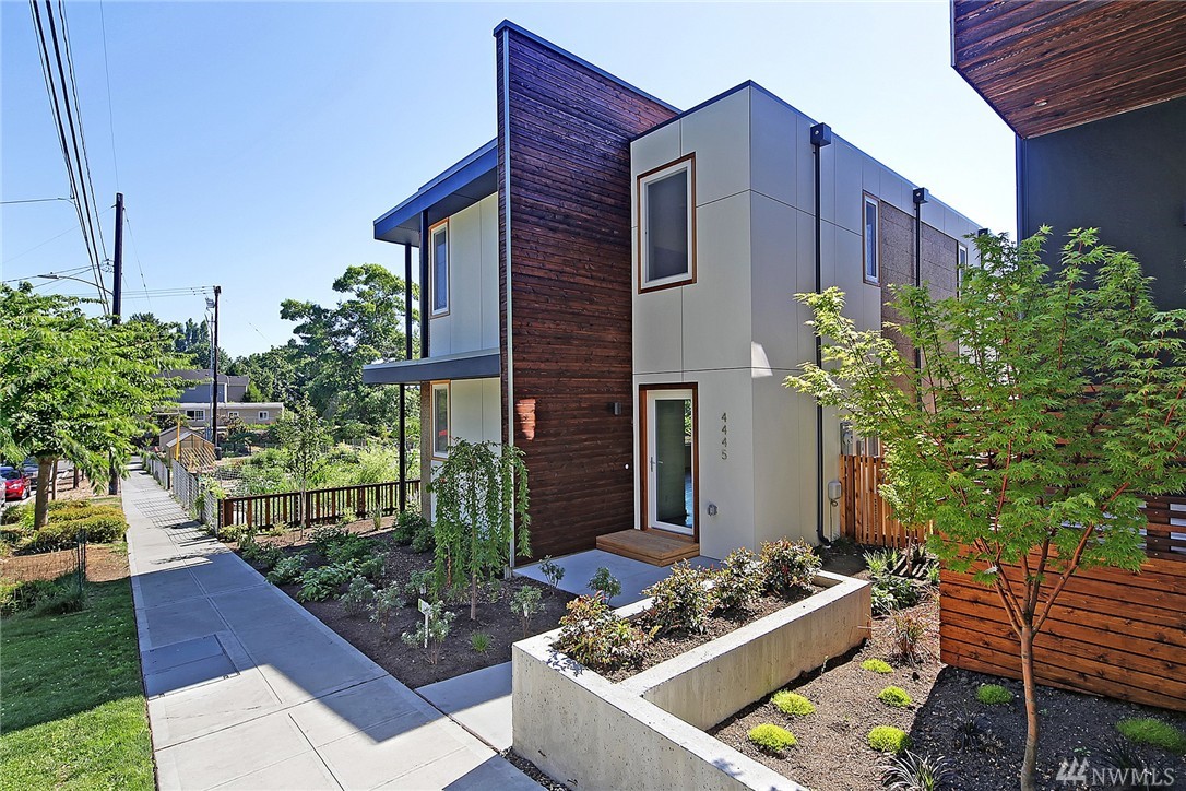 4445 33rd Ave S Seattle WA 98108