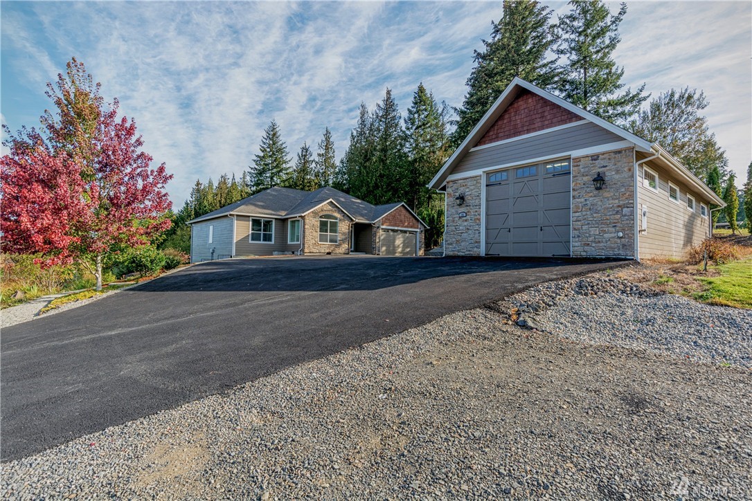31 HAMPSHIRE Dr Carrolls WA 98626