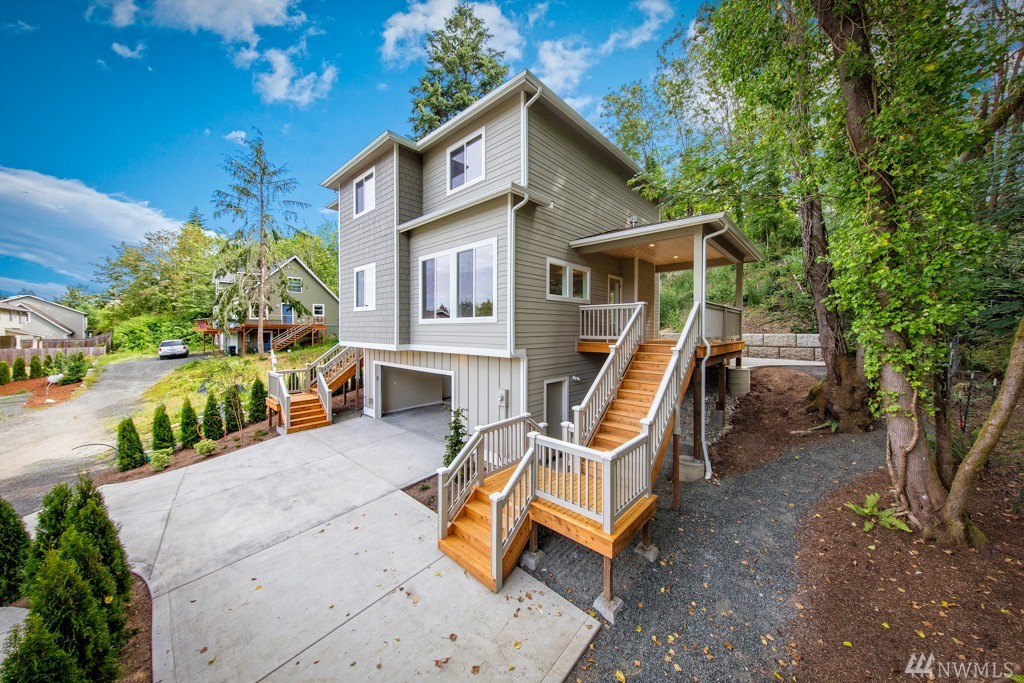 1576 Devenny Ave NE Bainbridge Island WA 98110